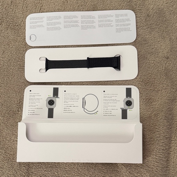 NWT - MFFG4AM/A Apple Watch 42mm - Dark Grey Sports Loop - Picture 4 of 5